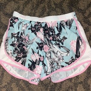 Nike Medium Womens floral Dri Fit shorts